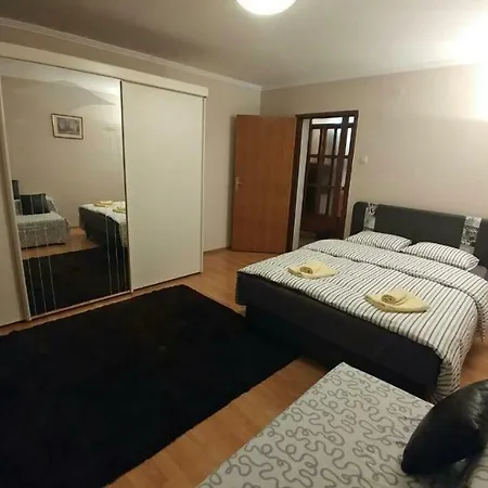 Good Holiday Apartman *